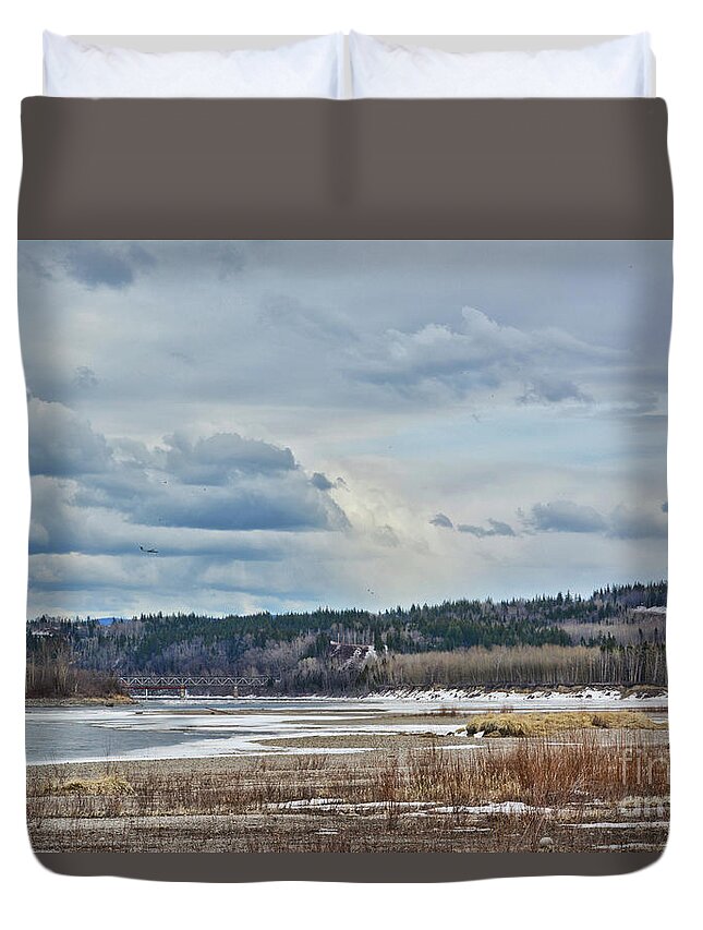 Airplane Duvet Cover featuring the photograph Smooth Landing by Vivian Martin