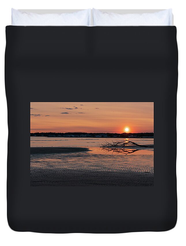 Island Duvet Cover featuring the photograph Soundview Sunset by Kyle Lee