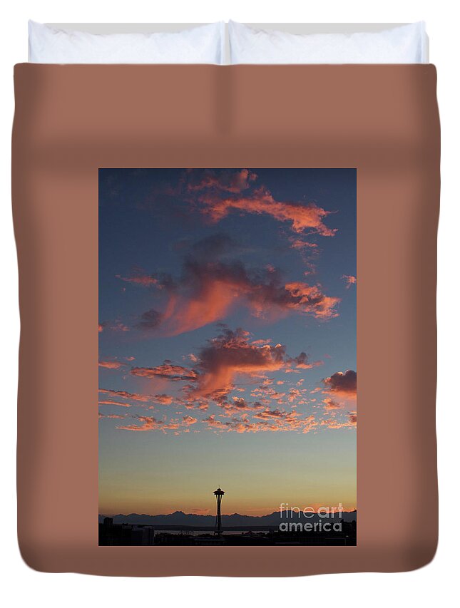 Space Needle Duvet Cover featuring the photograph Space Needle and Pink Clouds by Suzanne Lorenz