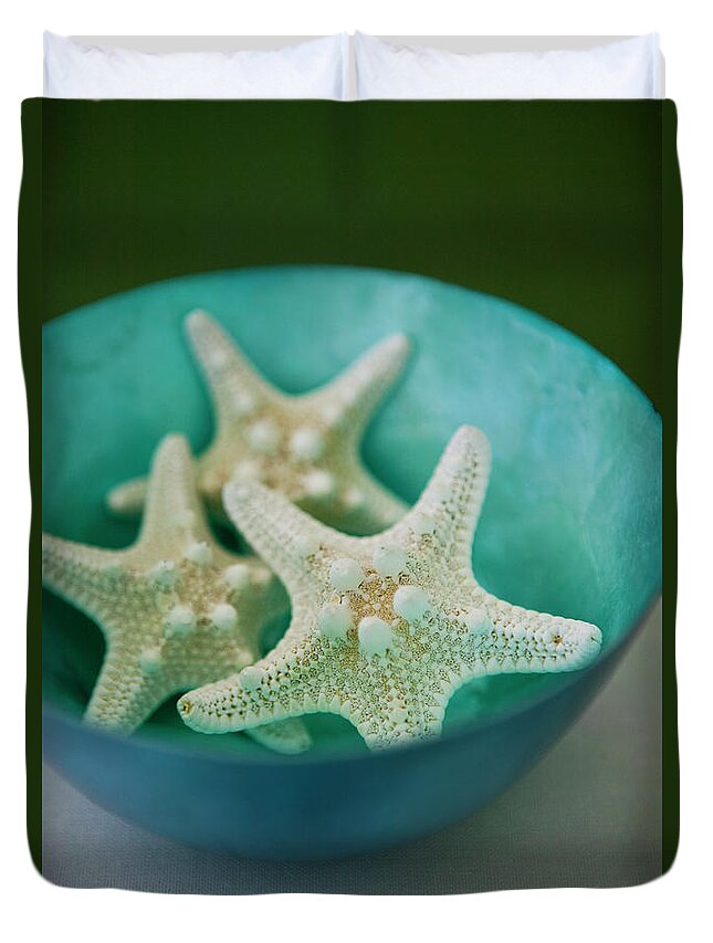 Starfish Duvet Cover featuring the photograph Starfish In Bowl by Pam Mclean