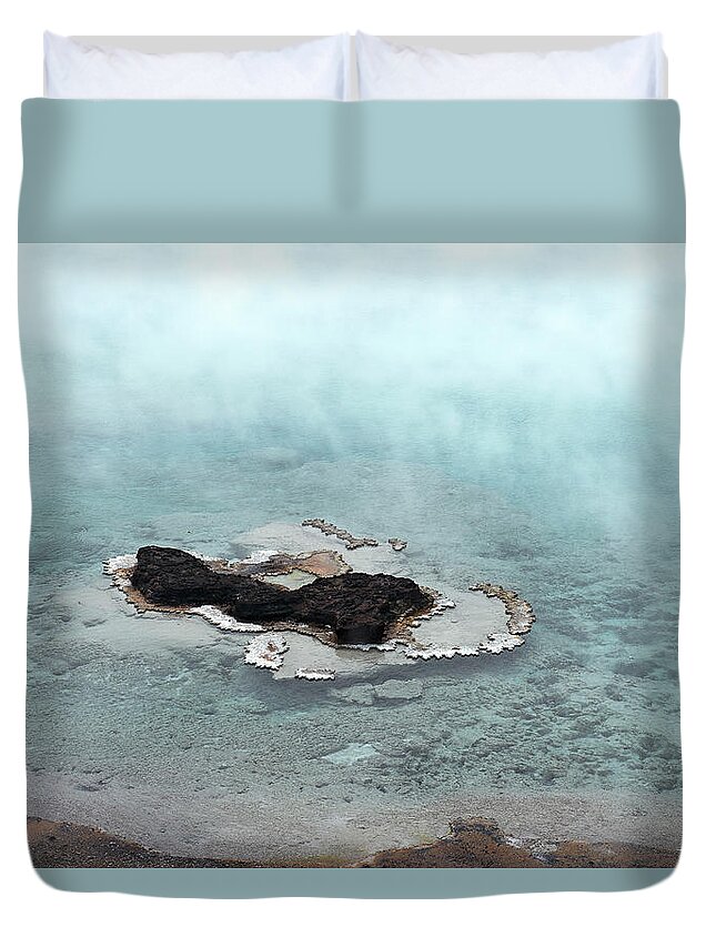 Tranquility Duvet Cover featuring the photograph Steaming Isle In Water by Gail Shotlander