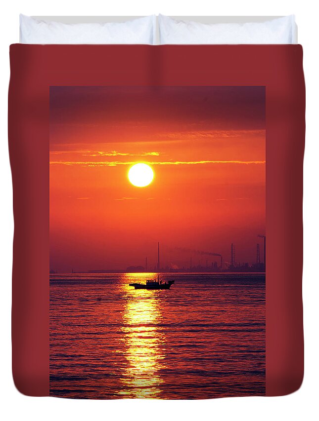 Scenics Duvet Cover featuring the photograph Sun Rise by Photoed By Wang Naian