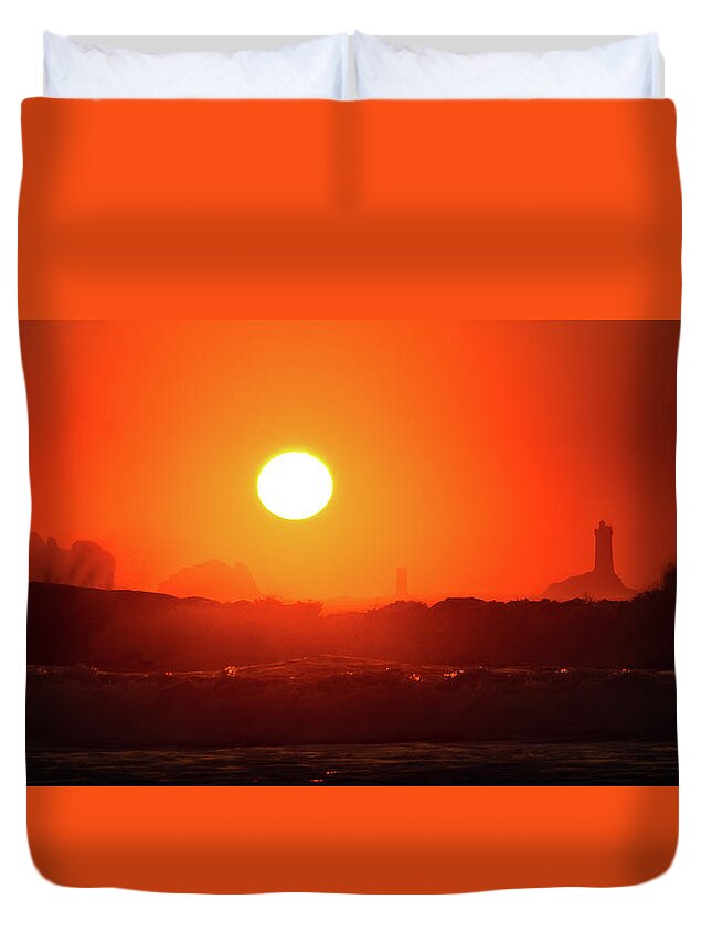 Baie Des Trepasses Duvet Cover featuring the photograph Sunset at Pointe du Raz by Peter OReilly