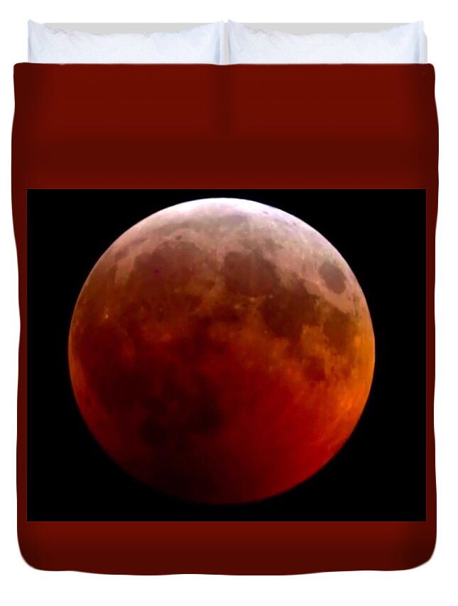Lunar Eclipse Duvet Cover featuring the photograph Super Blood Wolf Moon by Chris Montcalmo