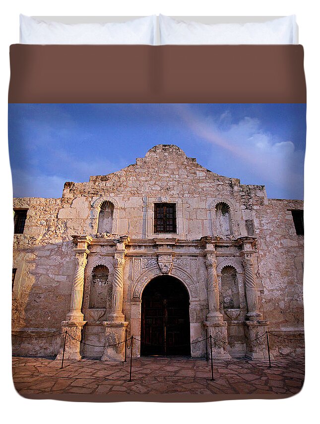 Outdoors Duvet Cover featuring the photograph The Alamo, San Antonio, Texas by Wesley Hitt