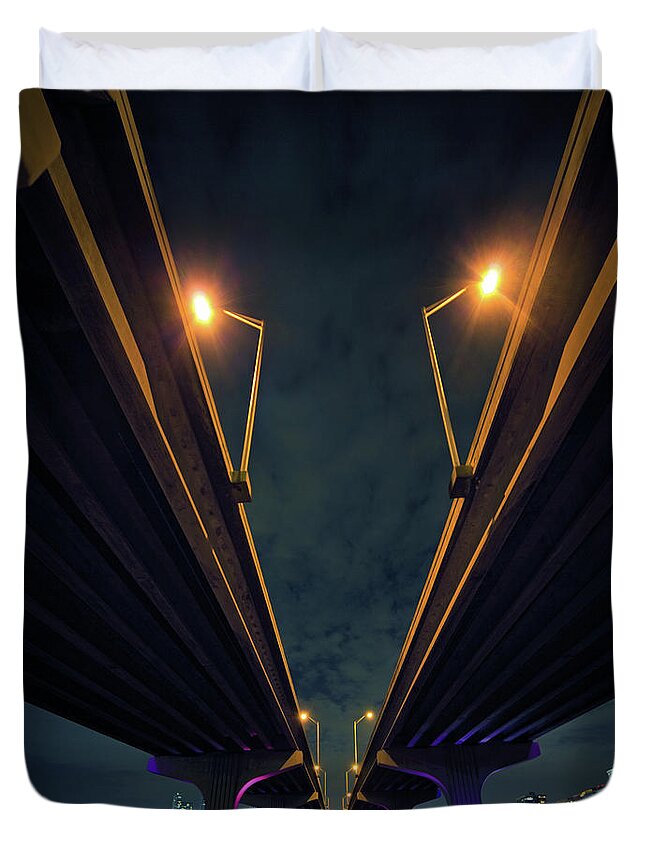 Scenics Duvet Cover featuring the photograph The Mcarthur Causeway In Miami by Thepalmer
