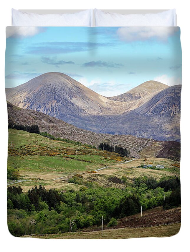 Beinn Na Caillich Duvet Cover featuring the photograph The Road to Beinn na Caillich by Nicholas Blackwell