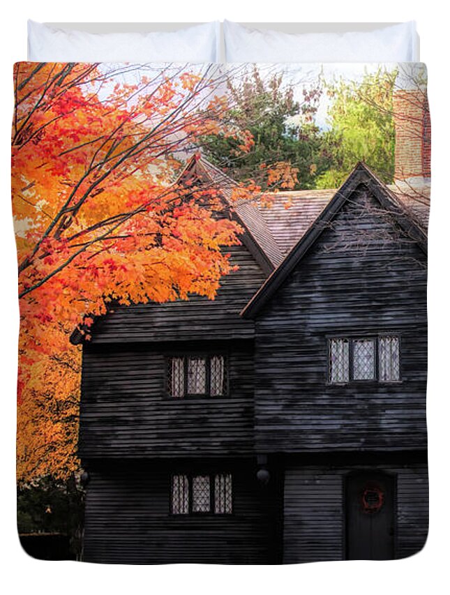Salem Witch House Duvet Cover featuring the photograph The Salem Witch House by Jeff Folger