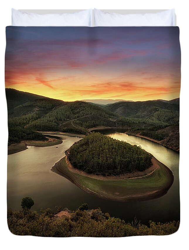 Meandro Del Melero Duvet Cover featuring the photograph Time of silence by Jorge Maia