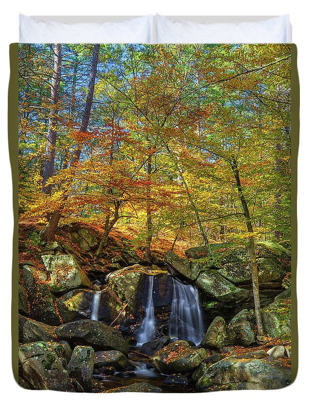 Trap Falls Duvet Cover featuring the photograph Trap Falls by Juergen Roth