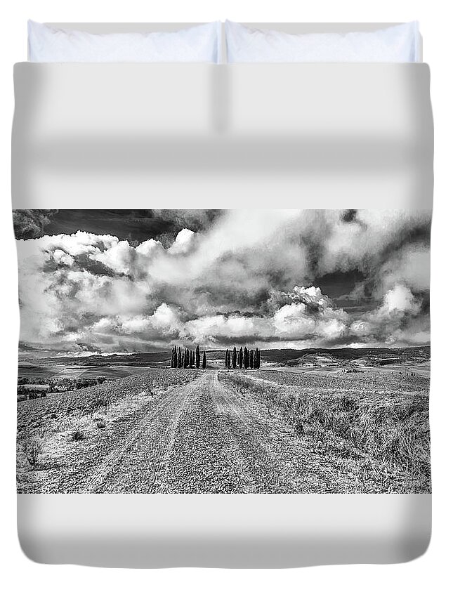 Italy Duvet Cover featuring the photograph Tuscany Road by Lev Kaytsner