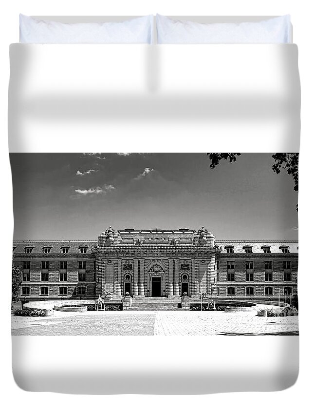 Bancroft Duvet Cover featuring the photograph USNA Bancroft Hall by Olivier Le Queinec