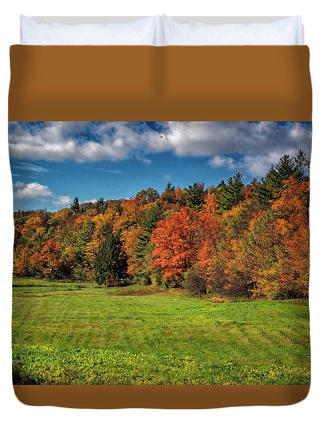 Hayward Garden Putney Vermont Duvet Cover featuring the photograph Vermont Autumn Colors by Tom Singleton