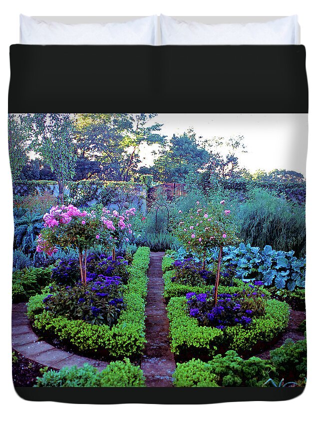 Tranquility Duvet Cover featuring the photograph Walled Garden by Richard Felber
