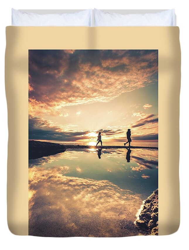 Beach Duvet Cover featuring the photograph Warm Summer Walk by Dave Niedbala