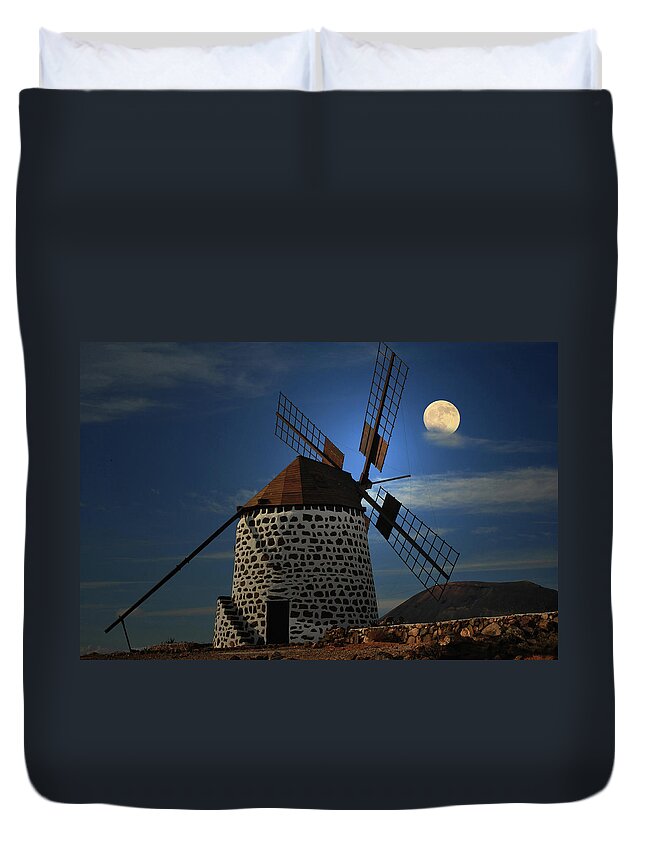 Environmental Conservation Duvet Cover featuring the photograph Windmill Against Sky by Ernie Watchorn