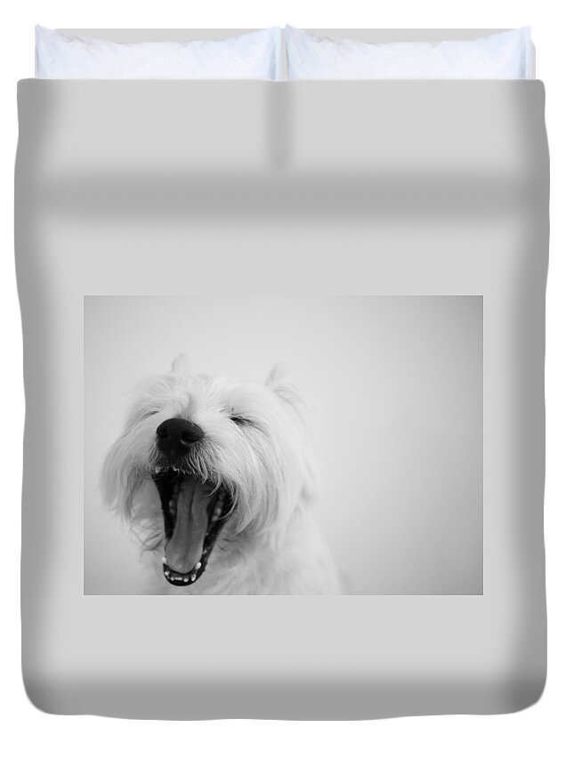 Pets Duvet Cover featuring the photograph Yawn by Fion Ngan @ Fill In My Blanks