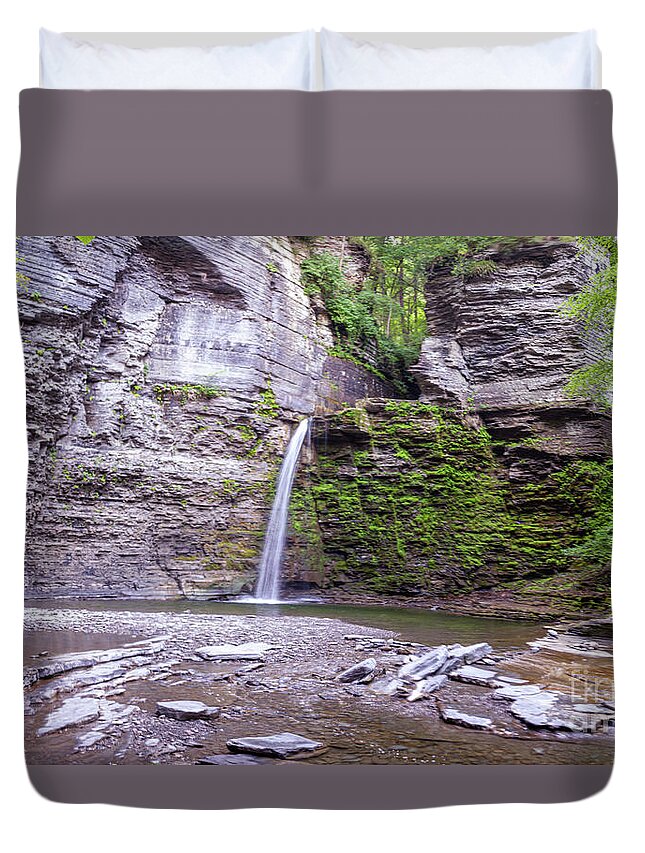 Panorama Duvet Cover featuring the photograph Eagle Cliff Falls Panorama #1 by William Norton