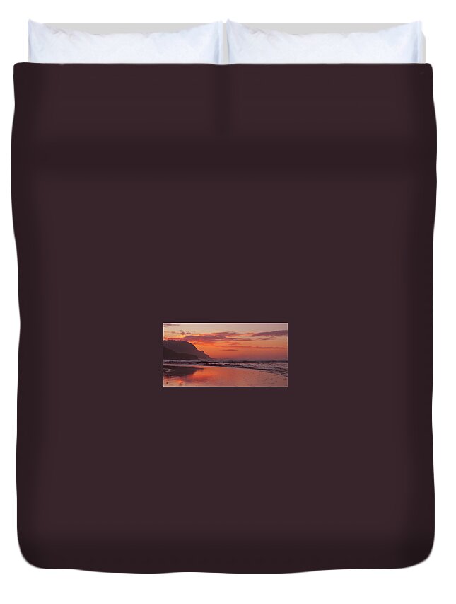 Kauai Duvet Cover featuring the photograph Goodnight #1 by Tony Spencer