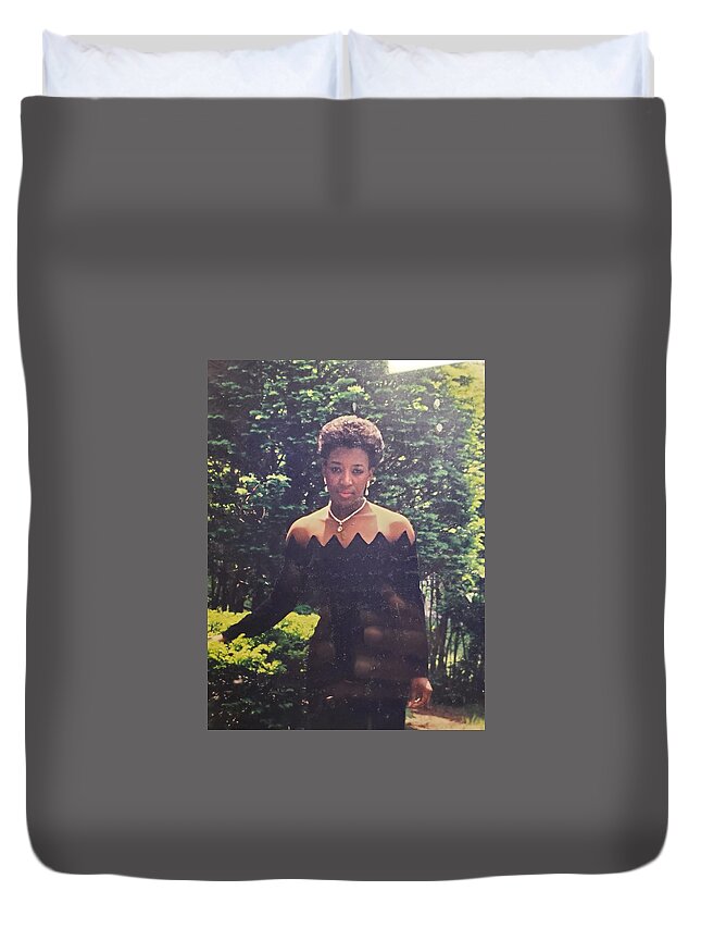  Duvet Cover featuring the photograph Merl by Trevor A Smith