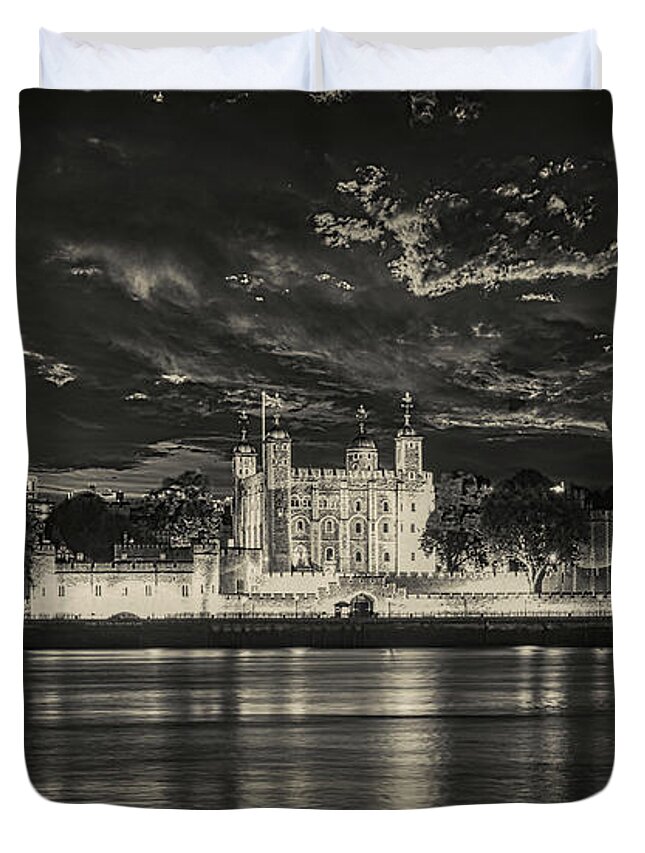 Tower Of London Duvet Cover featuring the photograph The Tower Of London #1 by Mountain Dreams