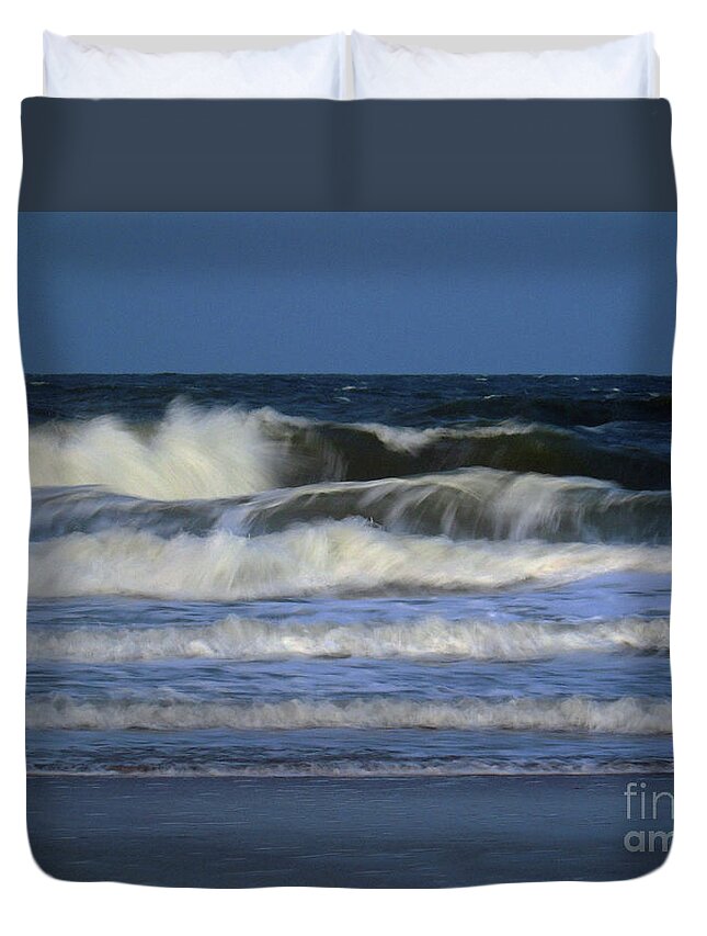 St Augustine Duvet Cover featuring the photograph Waves In Slow Motion1 by D Hackett
