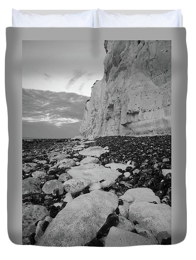 Dover Duvet Cover featuring the photograph Morning at the White Cliffs of Dover #13 by Ian Middleton