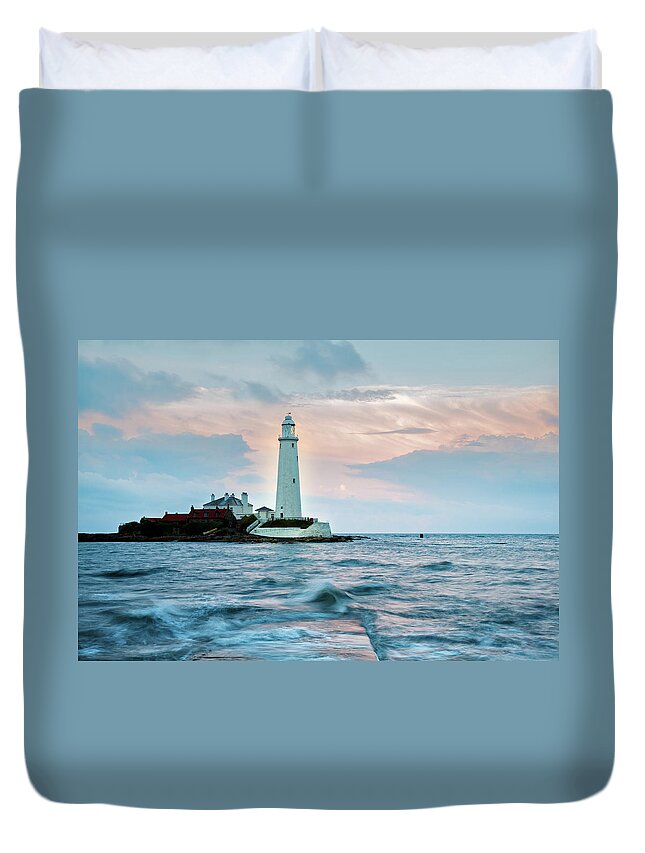 Whitley Duvet Cover featuring the photograph Saint Mary's Lighthouse at Whitley Bay #17 by Ian Middleton