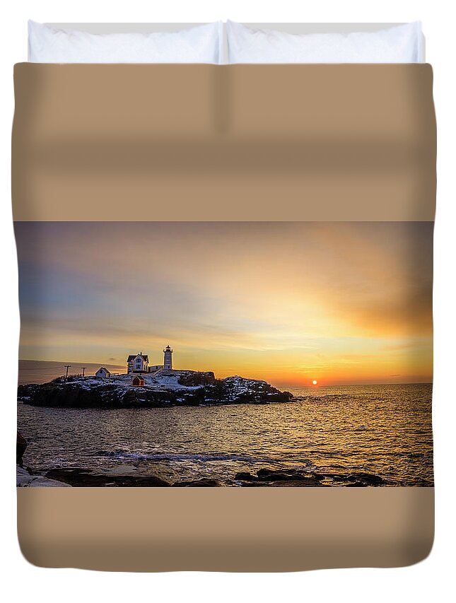 Christmas Duvet Cover featuring the photograph Nubble AT Sunrise by Mark Papke