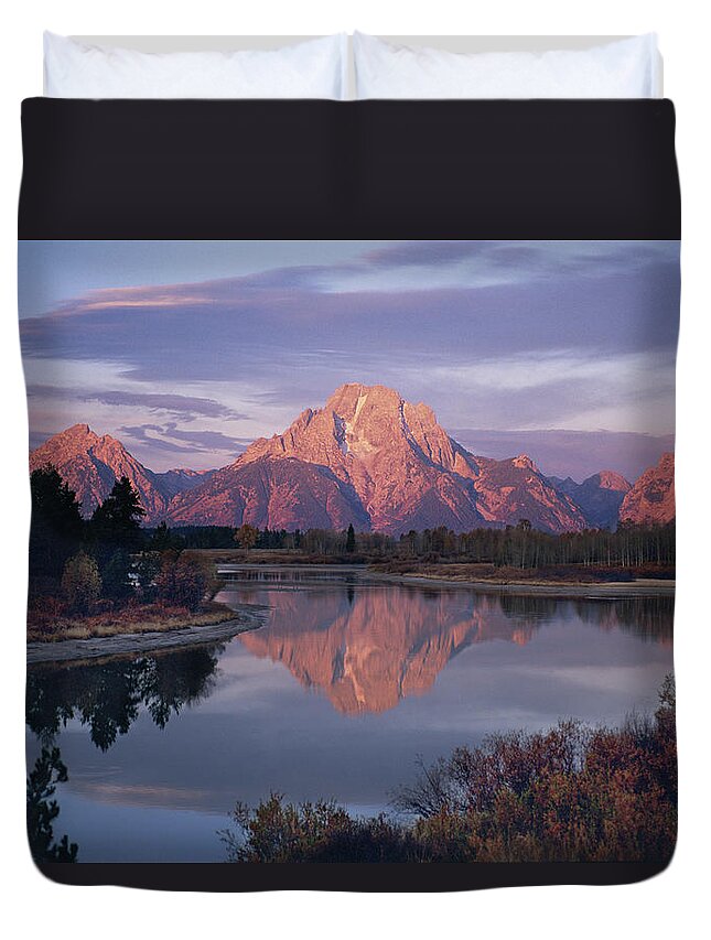Inspirational Duvet Cover featuring the photograph Oxbow Bend at Sunrise, Wyoming by Bonnie Colgan