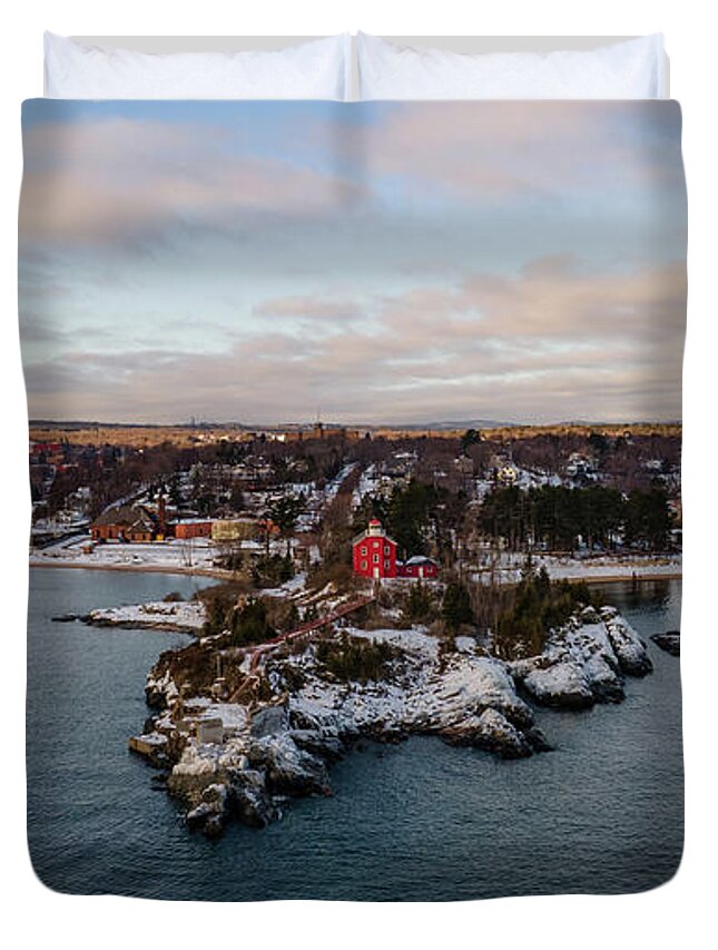 Lighthouse Duvet Cover featuring the photograph Marquette Harbor Lighthouse along Lake Superior in Marquette Michigan in the winter #3 by Eldon McGraw