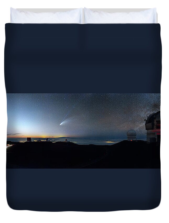 Big Island Duvet Cover featuring the photograph A Heavenly Visitor by Jason Chu