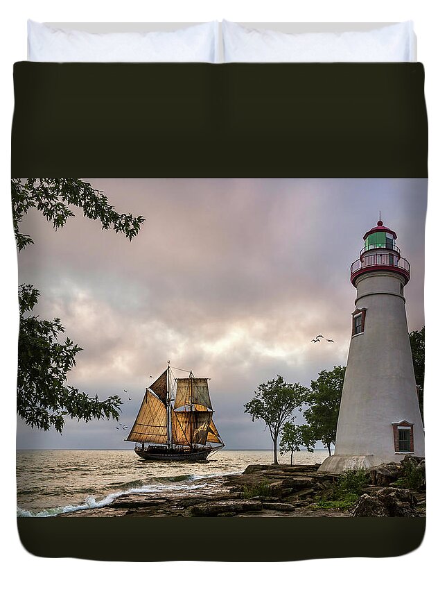 Marblehead Lighthouse Duvet Cover featuring the photograph A Place To Dream by Dale Kincaid