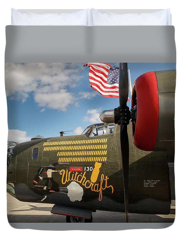 Plane Duvet Cover featuring the photograph American Force by Les Greenwood