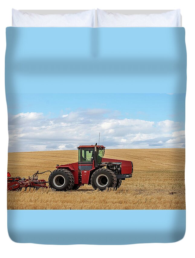 Outdoors Duvet Cover featuring the photograph an IH Day by Doug Davidson