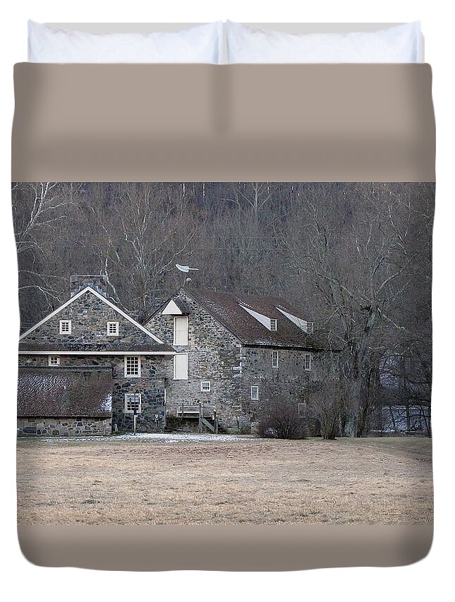 Andrew Wyeth Duvet Cover featuring the photograph Andrew Wyeth Home by Gordon Beck