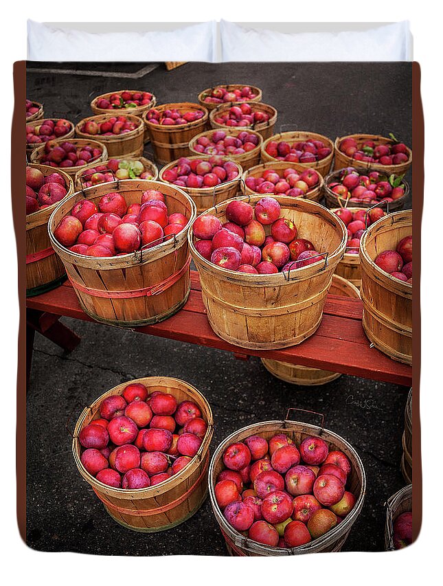 Farmers Market Duvet Cover featuring the photograph Apple Baskets by Craig J Satterlee