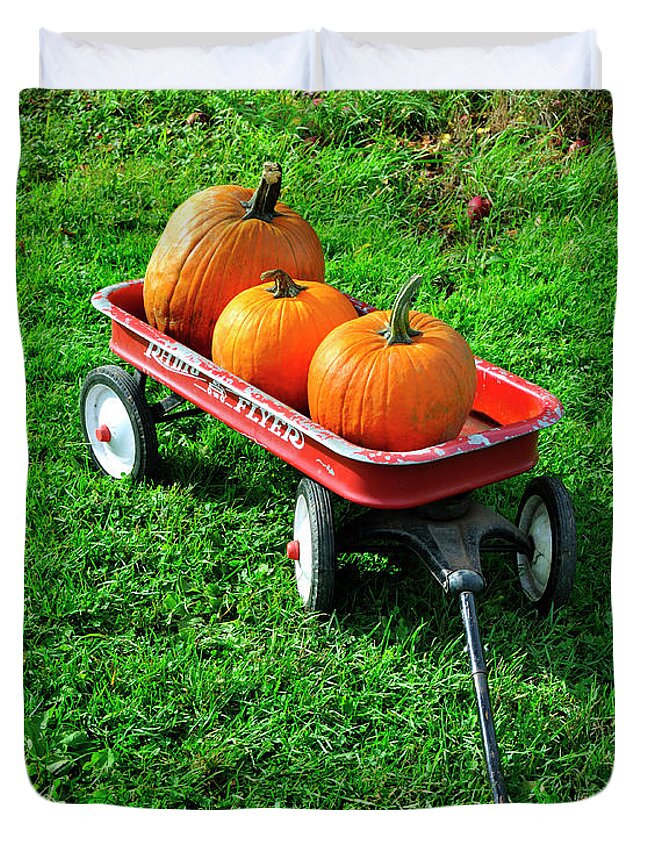 Little Red Wagon Duvet Cover featuring the photograph Autumn Wagon by Luke Moore