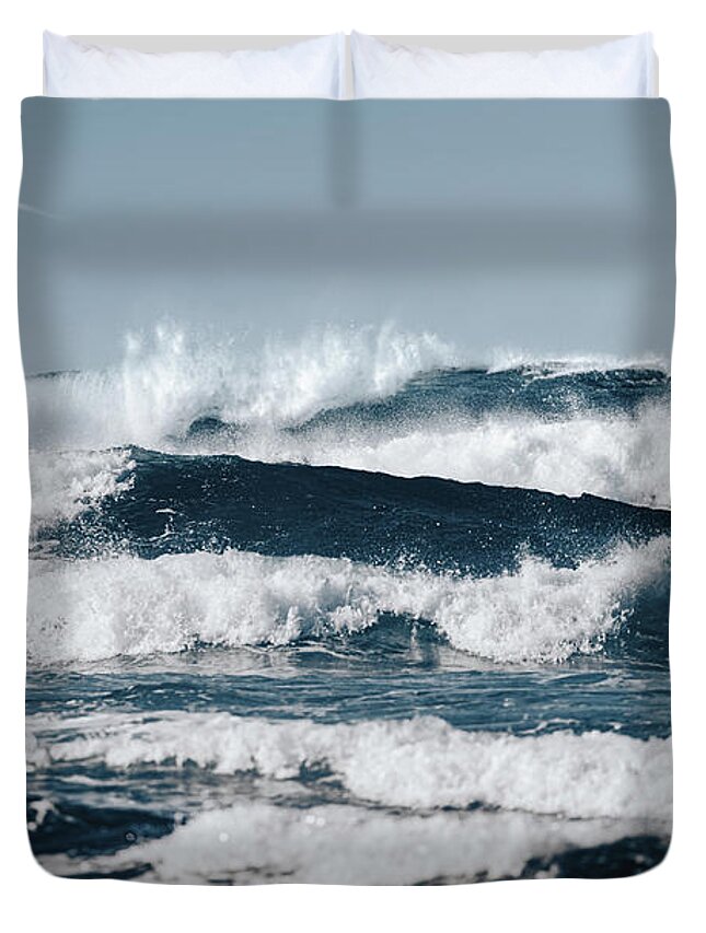 Atlantic Ocean Duvet Cover featuring the photograph Awesome Waves by Francesco Riccardo Iacomino