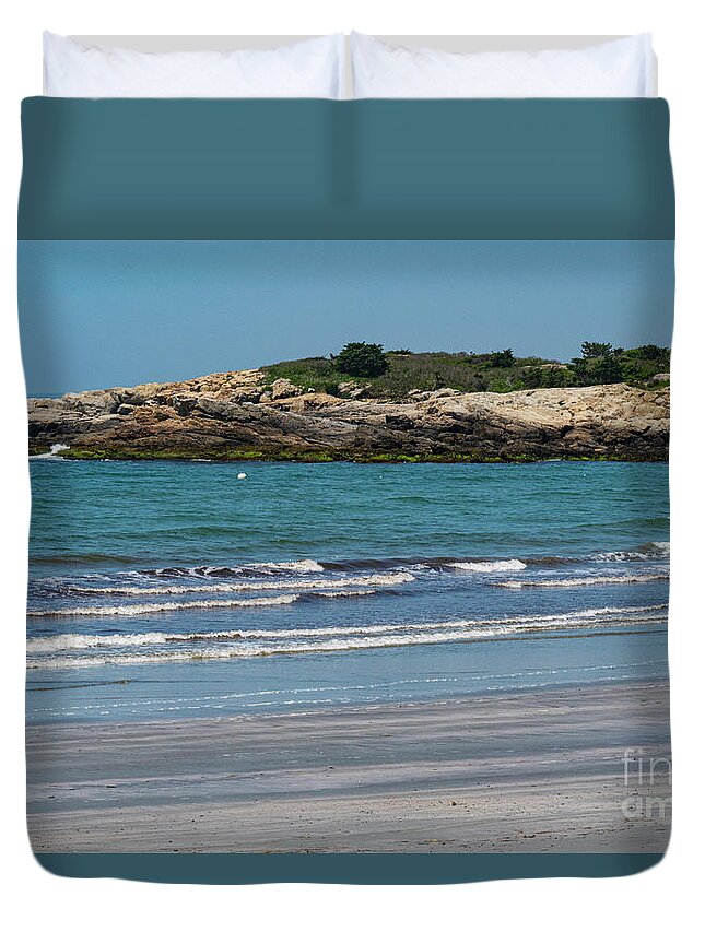 Newport Duvet Cover featuring the photograph Bailey's Beach in Newport by Bob Phillips