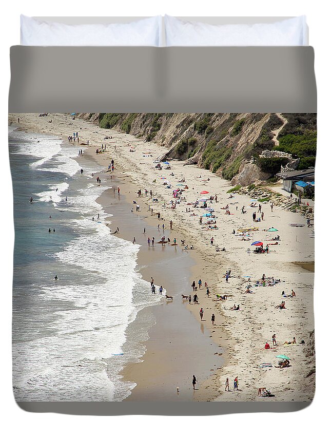 California Coastline Duvet Cover featuring the photograph Beach scene by Eyes Of CC