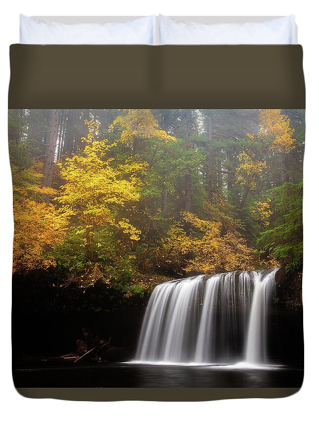 Oregon Duvet Cover featuring the photograph Beautiful Oregon by Darren White
