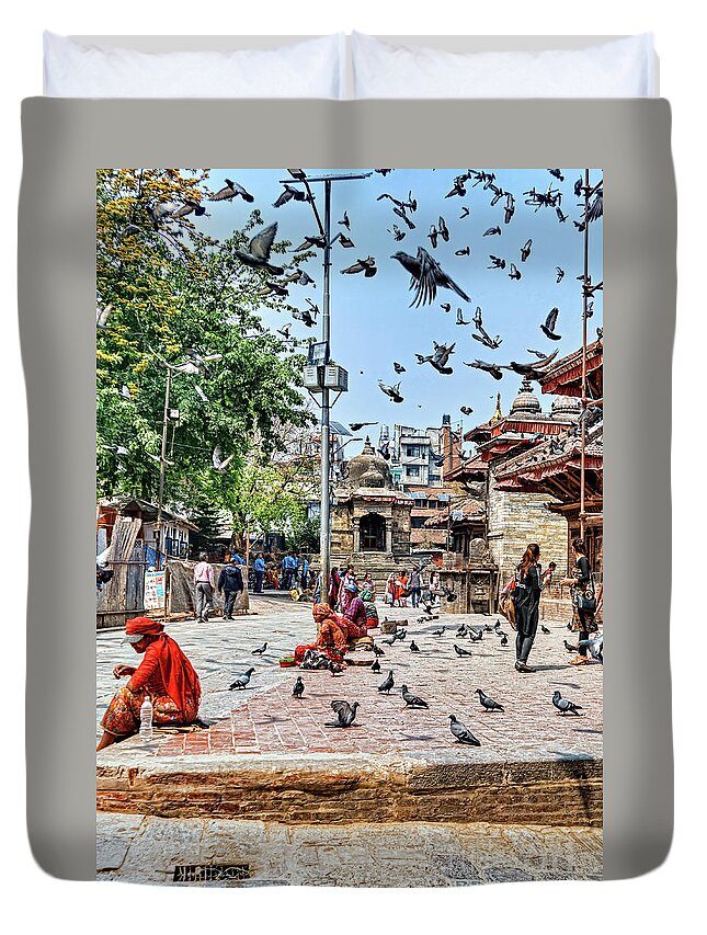 Street Duvet Cover featuring the photograph Birds of a Feather by Tom Watkins PVminer pixs