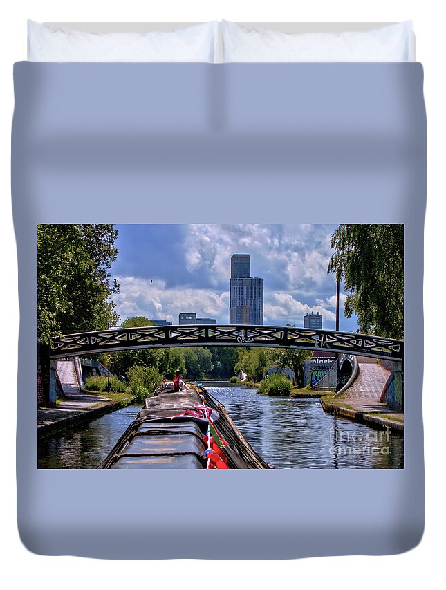 Pleasure Duvet Cover featuring the photograph Birmingham by Tug by Baggieoldboy
