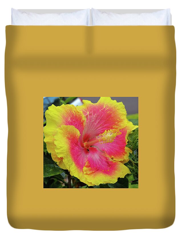 Hibiscus Duvet Cover featuring the photograph Bleeding Pink by Tony Spencer