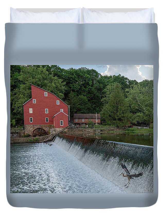 Clinton Red Mill Duvet Cover featuring the photograph Blue Heron at Clinton Red Mill by GeeLeesa