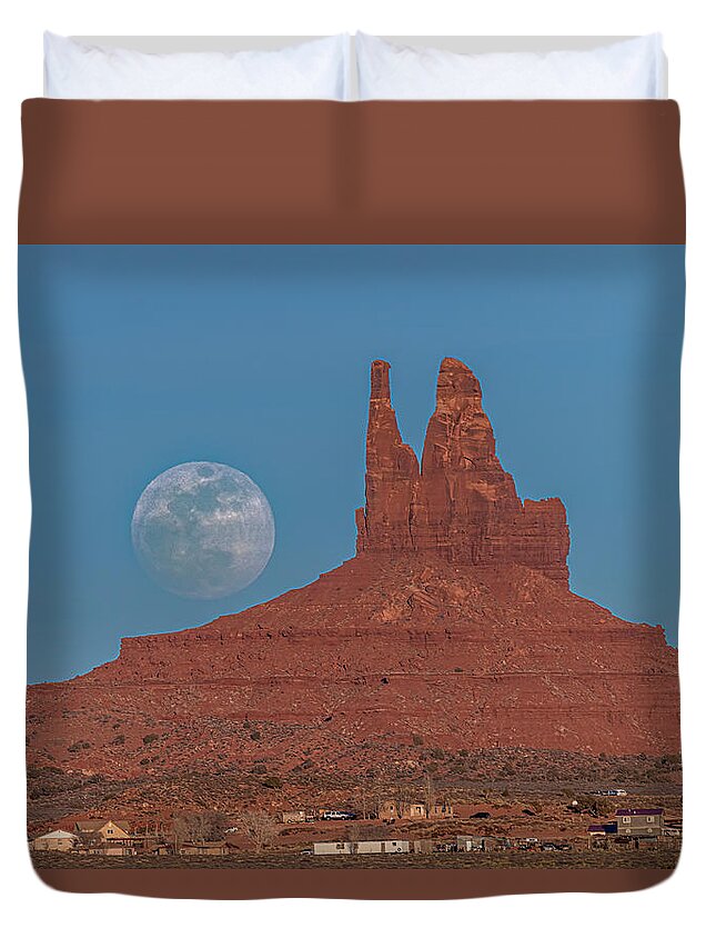 © 2017 Lou Novick All Rights Reversed Duvet Cover featuring the photograph Blue moon over Big Indian by Lou Novick