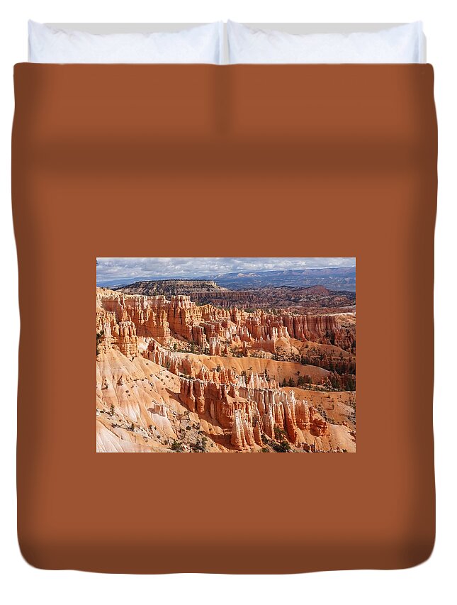 Bryce Canyon National Park Duvet Cover featuring the photograph Bryce Canyon National Park- Overlook with the Horizon by Yvonne Jasinski