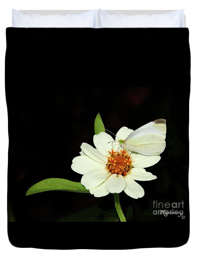 Nature Duvet Cover featuring the photograph Butterfly Lunch by Mariarosa Rockefeller