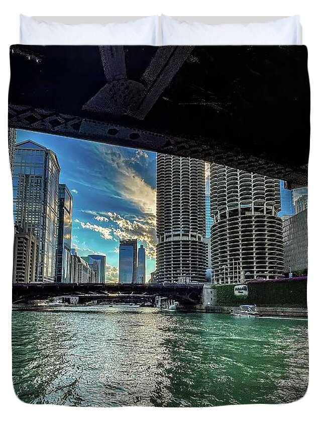 Ohana Duvet Cover featuring the photograph Chicago River IMG_4611 by Michael Thomas